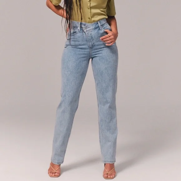 Abercrombie Curve Love Ultra High Rise 90s Straight Jean 25 - Picture 2 of 13